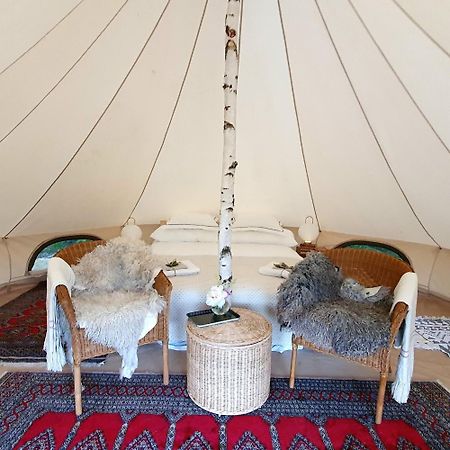 Отель Skalbo Gardsglamping Йервсё Экстерьер фото
