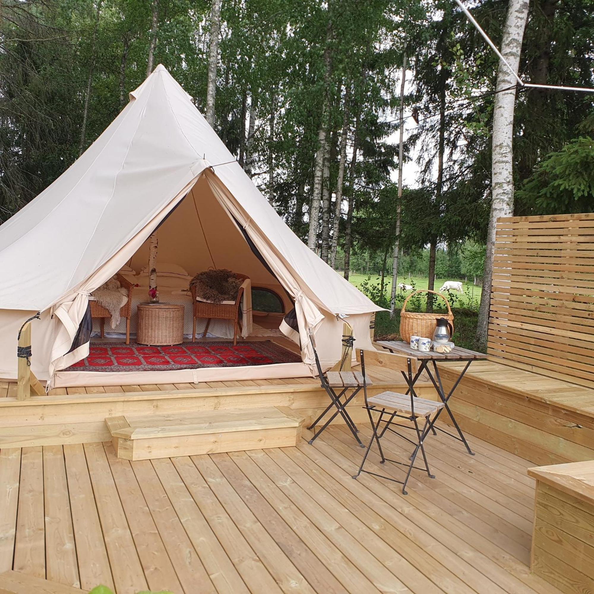 Отель Skalbo Gardsglamping Йервсё Экстерьер фото
